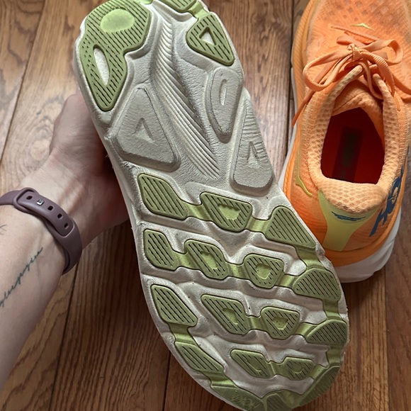 Hoka Clifton 9 Vibrant Orange Athletic Shoes - Picture 5 of 6